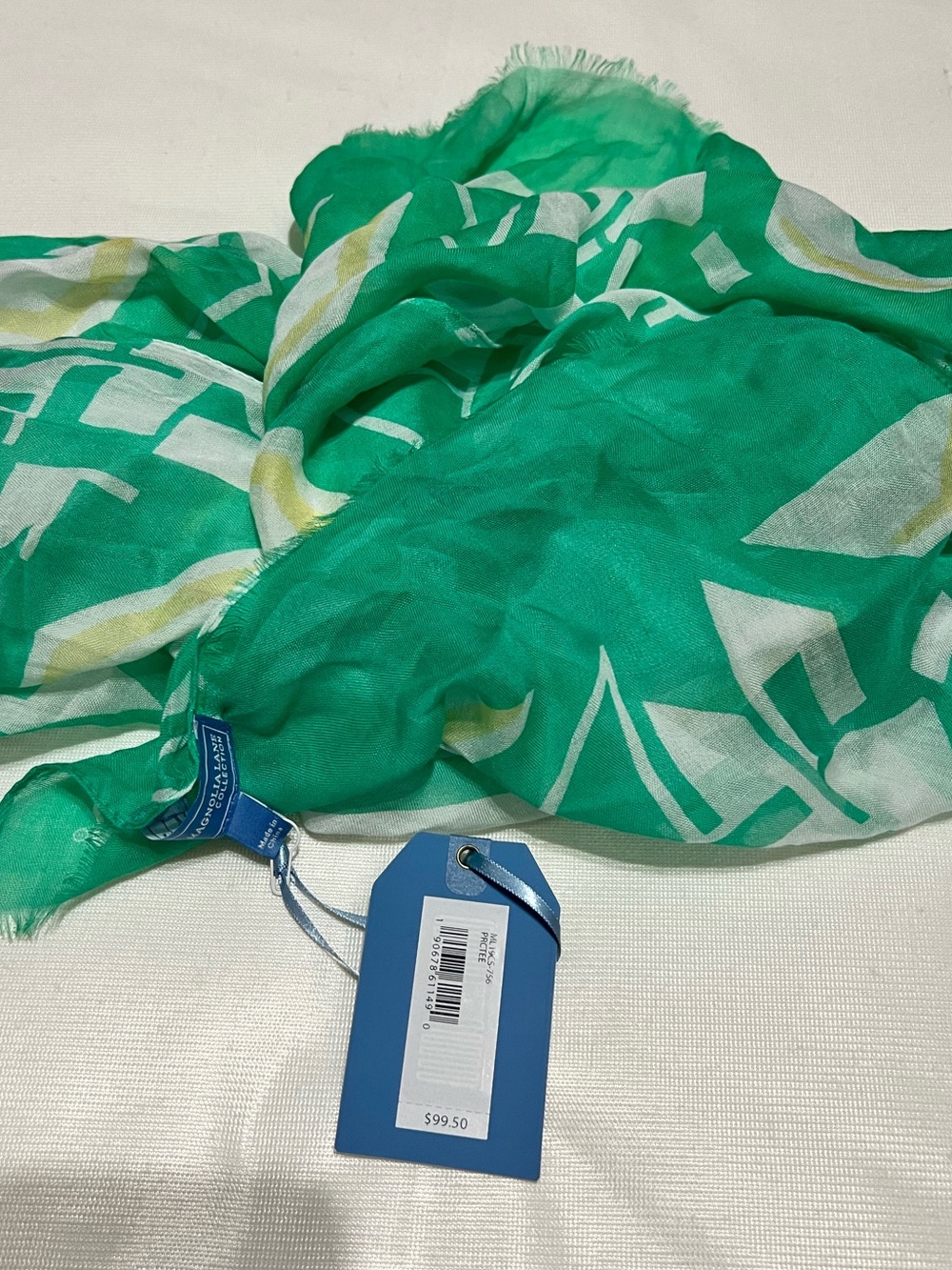 NWT Magnolia Lane Collection Green and White Patterned Women's Scarf